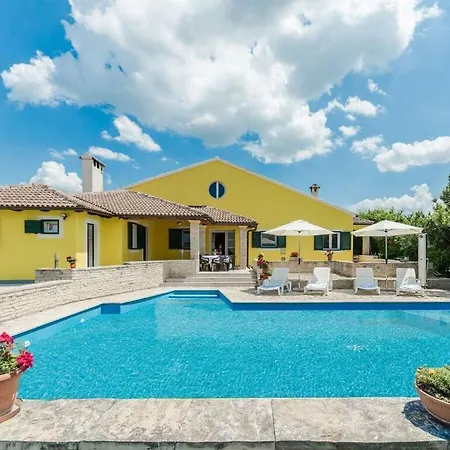 Villa Ana With Pool Near Zadar Policnik